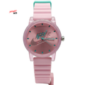 Montre de Sport Analogique Nike – Édition rose et vert